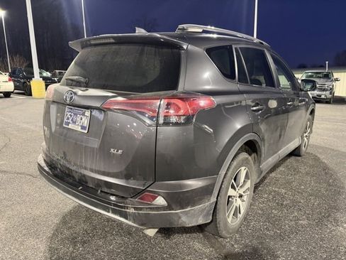 Used 2018 Toyota RAV4 XLE image 4