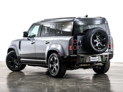 Used 2024 Land Rover Defender 110 X-Dynamic SE image 12