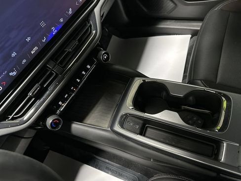 Used 2024 Chevrolet Equinox EV RS AWD/4WD image 13