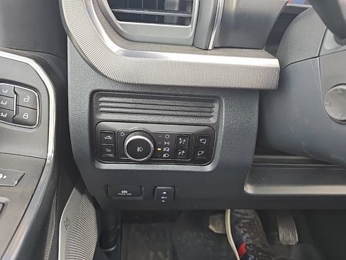 Used 2025 Ford F250 Platinum AWD/4WD image 23