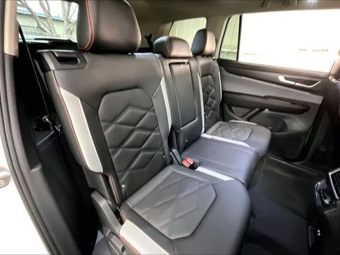 New 2026 Volkswagen Atlas Peak Edition image 27