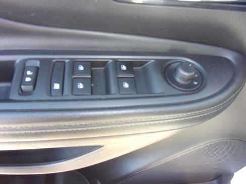 Used 2020 Buick Encore Preferred image 10