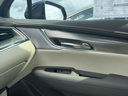 Certified 2022 Cadillac XT5 Premium Luxury image 22