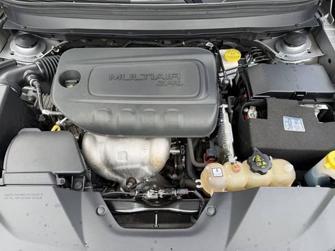 Used 2020 Jeep Cherokee Latitude Plus FWD image 33