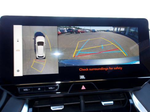 Used 2023 Toyota Venza Limited image 20