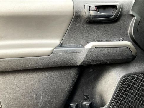 Used 2021 Toyota Tacoma SR5 image 15