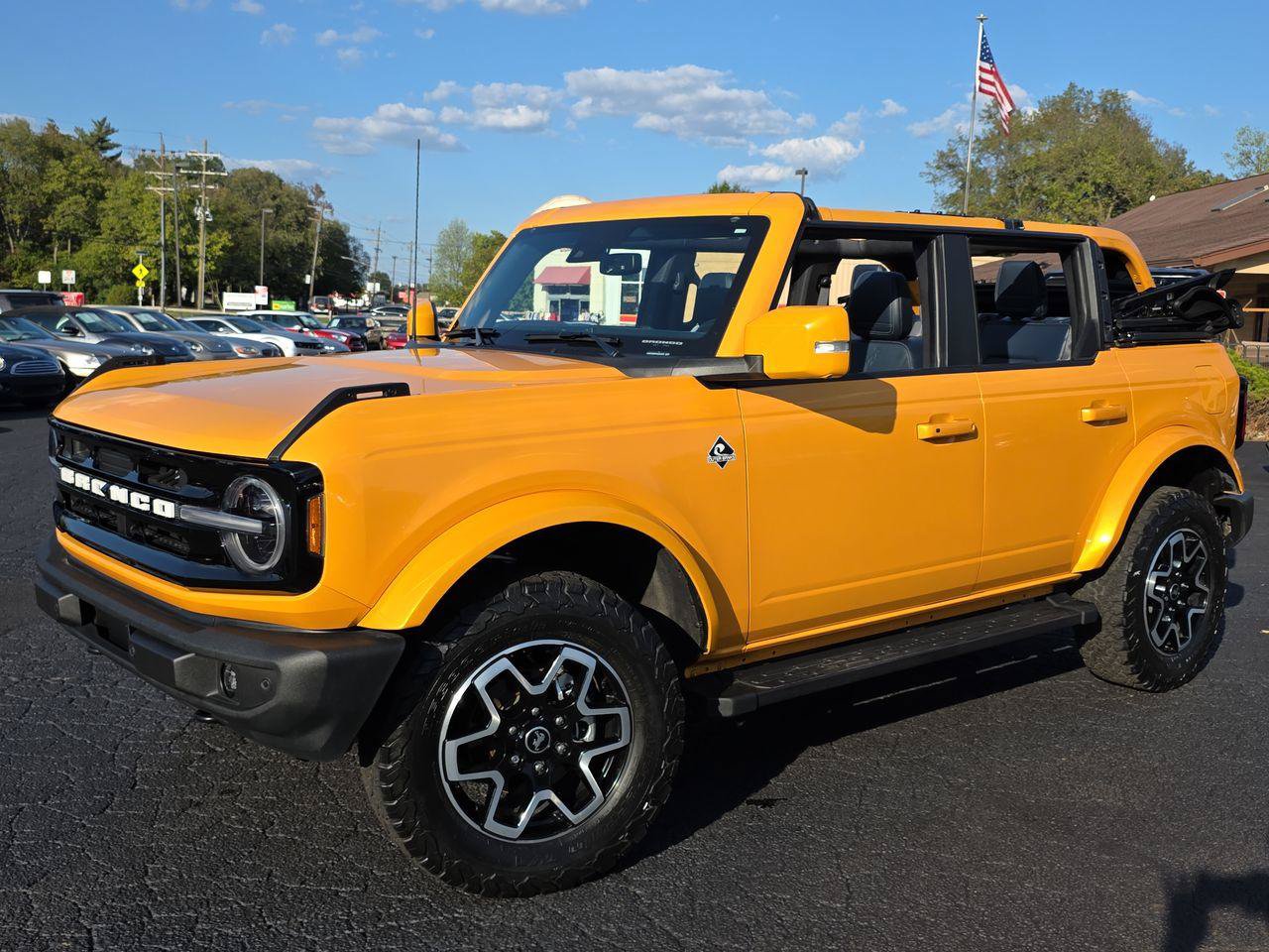 Used 2022 Ford Bronco Outer Banks AWD/4WD image 1