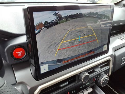 Used 2024 Toyota Tacoma TRD Off-Road w/ TRD Off Road Upgrade Package AWD/4WD image 15
