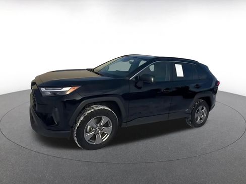 Used 2025 Toyota RAV4 LE image 8