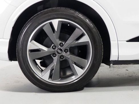 Used 2024 Audi Q4 e-tron Premium w/ Convenience Package AWD/4WD image 39