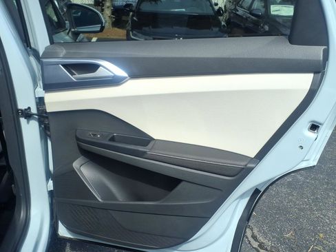 New 2026 Volkswagen Taos SE AWD/4WD image 6