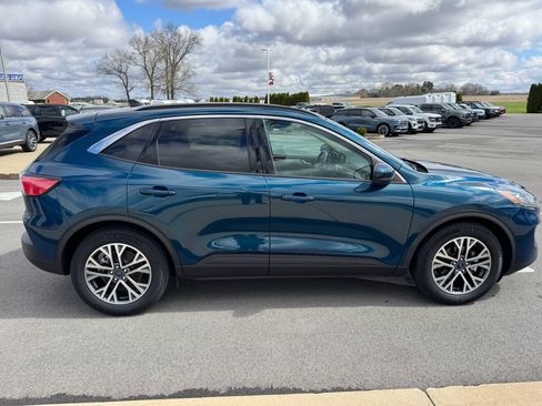 Used 2020 Ford Escape SEL image 9