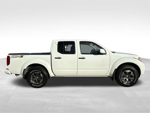 Used 2018 Nissan Frontier PRO-4X image 9