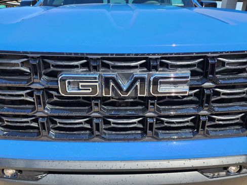 New 2026 GMC Canyon Elevation w/ Convenience Package image 10