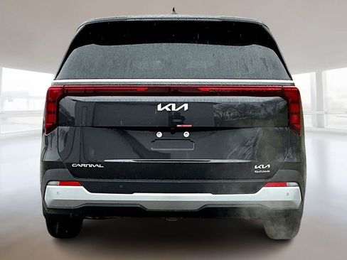 New 2026 Kia Carnival LX image 4