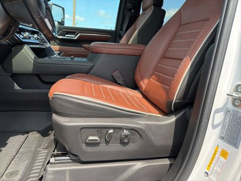 Used 2024 GMC Sierra 2500 Denali Ultimate AWD/4WD image 35