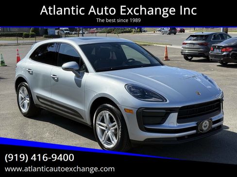 Used 2022 Porsche Macan AWD/4WD image 1