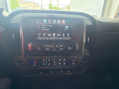 Used 2018 Chevrolet Silverado 1500 LT w/ All Star Edition AWD/4WD image 10