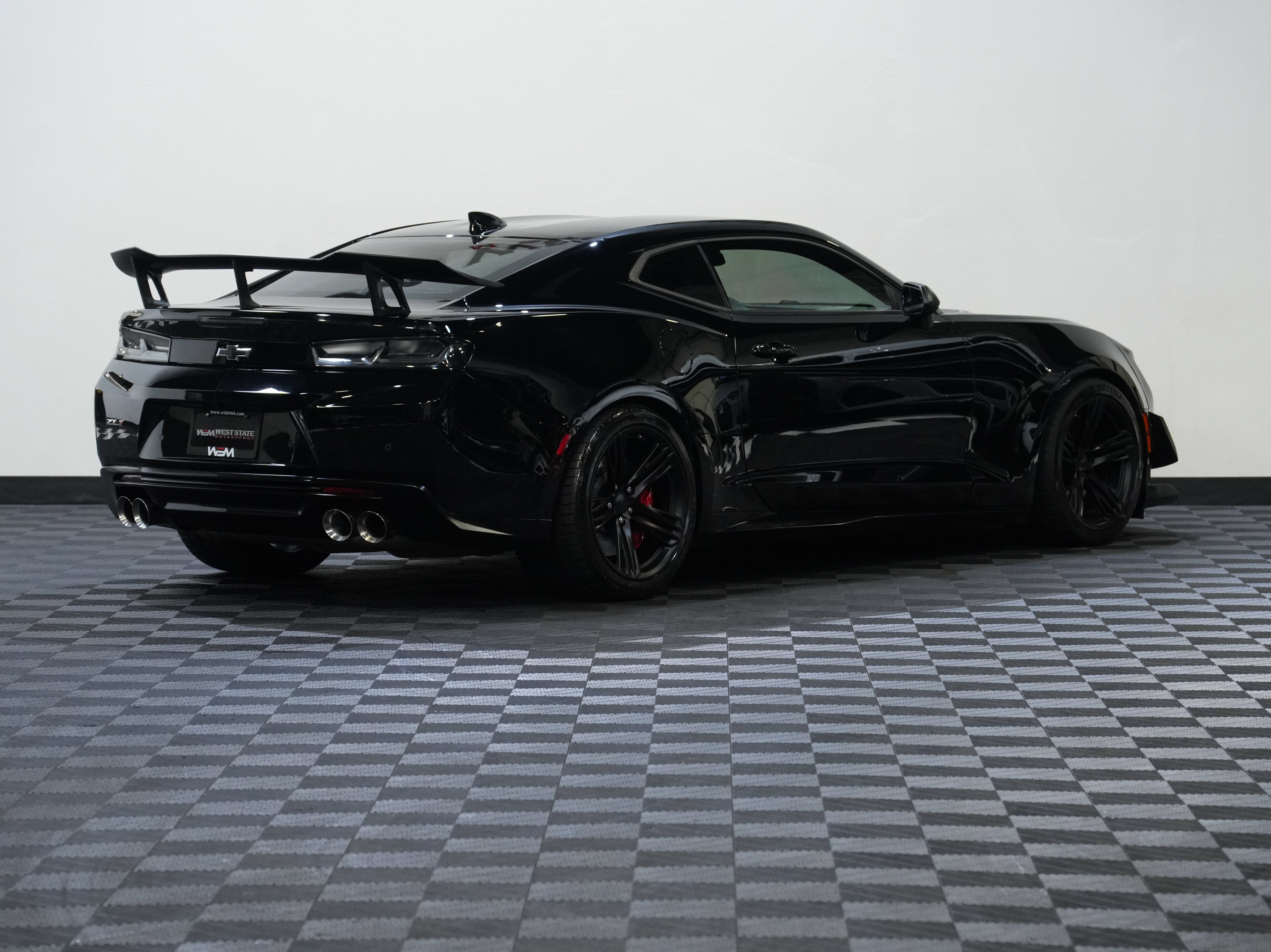 Used 2018 Chevrolet Camaro ZL1 RWD image 6