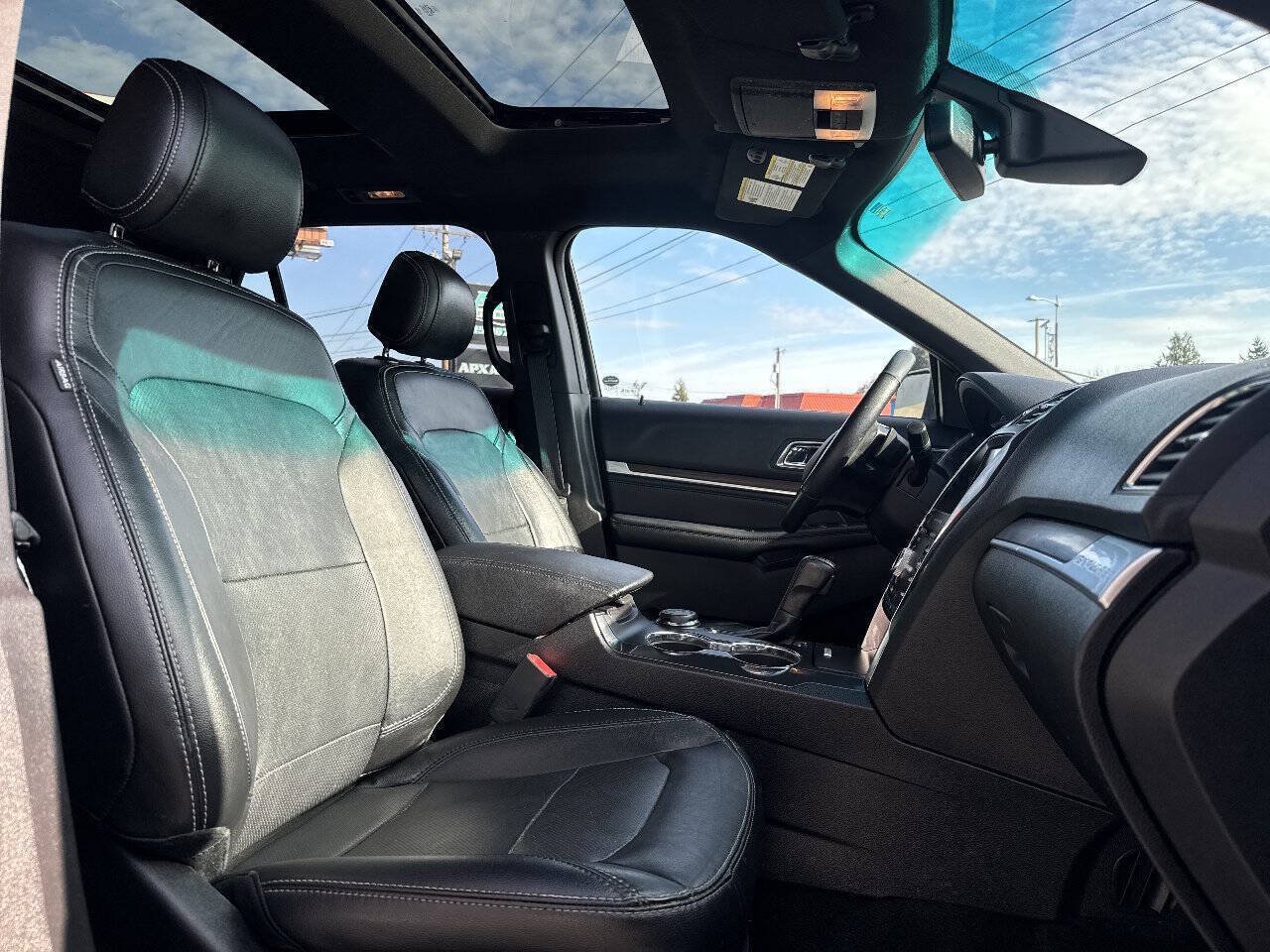 Used 2016 Ford Explorer Limited w/ Equipment Group 301A AWD/4WD image 19