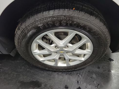 Used 2022 Chevrolet Equinox LS w/ LPO, Floor Liner Package FWD image 10