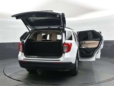 Used 2023 Ford Explorer XLT image 49