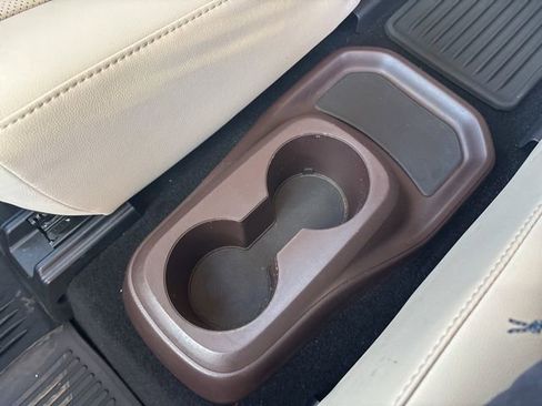 Used 2020 Toyota Highlander Limited image 24