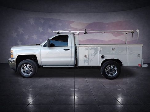 Used 2018 Chevrolet Silverado 2500 W/T RWD image 3