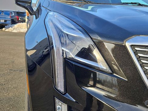 Used 2021 Cadillac XT5 Premium Luxury image 9