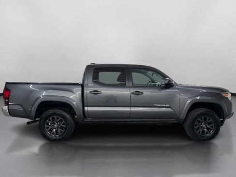 Used 2022 Toyota Tacoma SR5 AWD/4WD image 11