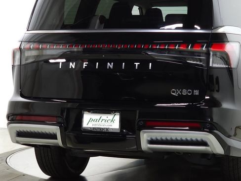Used 2025 INFINITI QX80 Luxe AWD/4WD image 12