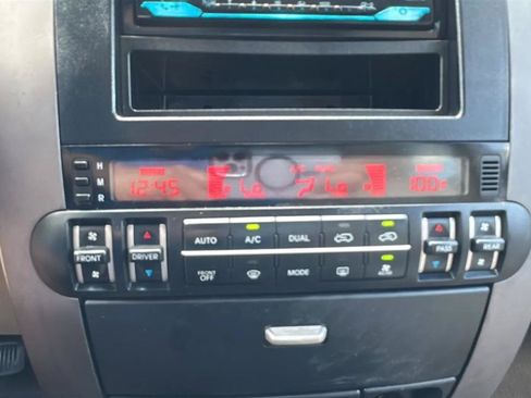 Used 2009 Kia Borrego EX w/ Premium Pkg RWD image 38
