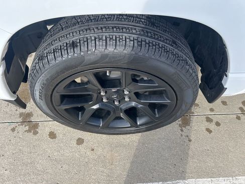 Used 2024 RAM 1500 Laramie image 30