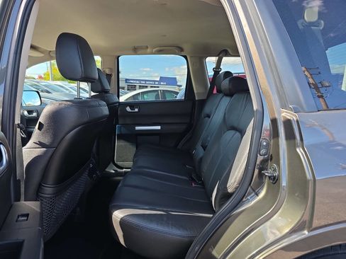 Used 2010 Mitsubishi Endeavor SE image 12