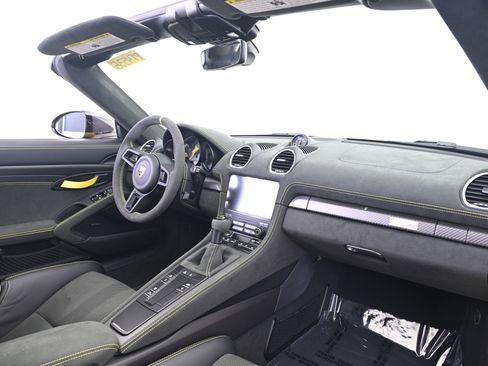 Certified 2025 Porsche 718 Boxster Spyder RS RWD image 22