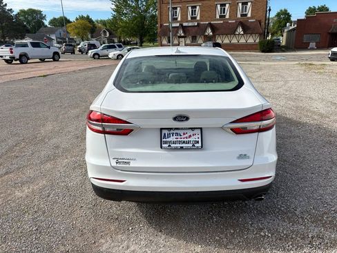 Used 2020 Ford Fusion SE FWD image 4