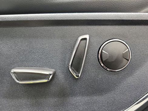 Used 2021 Ford F150 Lariat w/ Equipment Group 502A High image 19