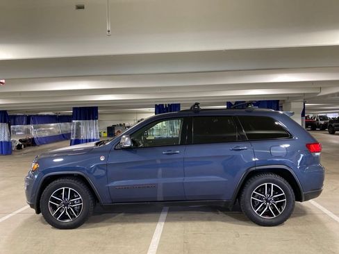 Used 2021 Jeep Grand Cherokee Trailhawk w/ Trailhawk Luxury Group AWD/4WD image 2