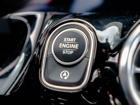 Used 2023 Mercedes-Benz GLA 35 AMG 4MATIC image 32