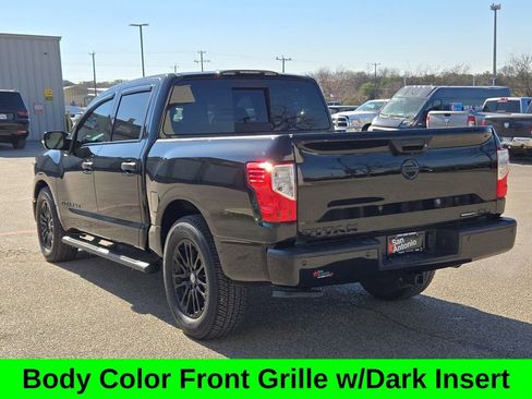 Used 2018 Nissan Titan SL w/ Midnight Edition image 6