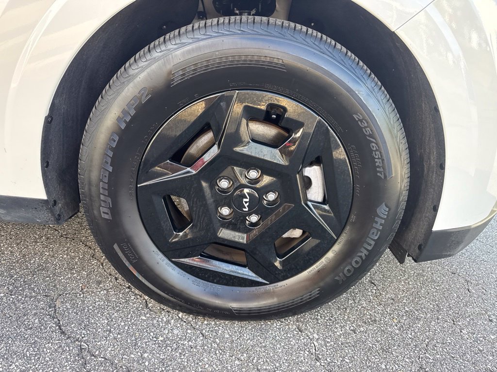 Used 2026 Kia Carnival FWD image 40