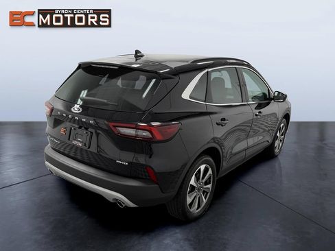 Used 2025 Ford Escape Platinum AWD/4WD image 6