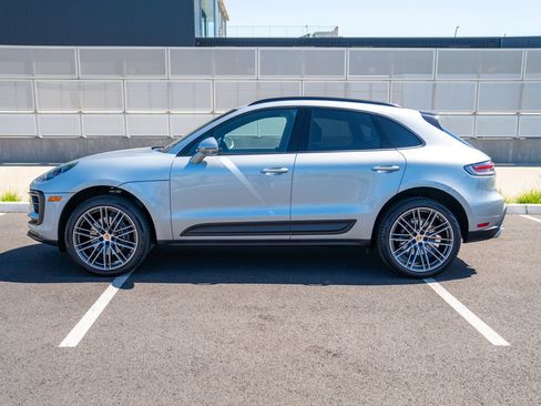 Certified 2026 Porsche Macan AWD/4WD image 2