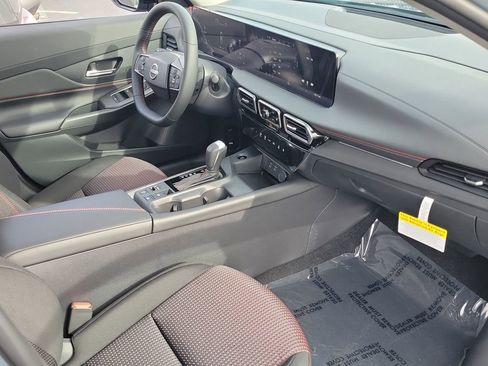 New 2026 Nissan Sentra SR w/ Floor Mat Package FWD image 13