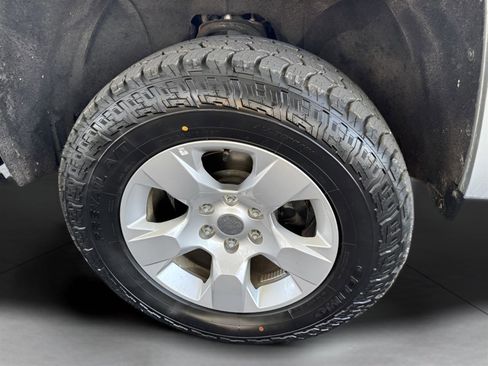 Used 2018 Chevrolet Silverado 1500 LT w/ Texas Edition AWD/4WD image 28