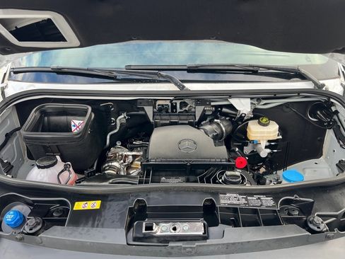 Used 2024 Mercedes-Benz Sprinter 2500 image 37