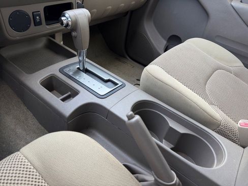 Used 2015 Nissan Frontier SV image 21