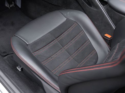 Used 2025 Ferrari Roma Spider RWD image 35