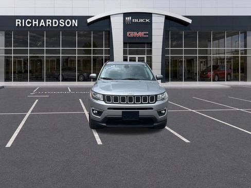 Used 2020 Jeep Compass Latitude w/ Cold Weather Group AWD/4WD image 9