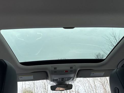 Certified 2025 Volkswagen Jetta SEL image 27